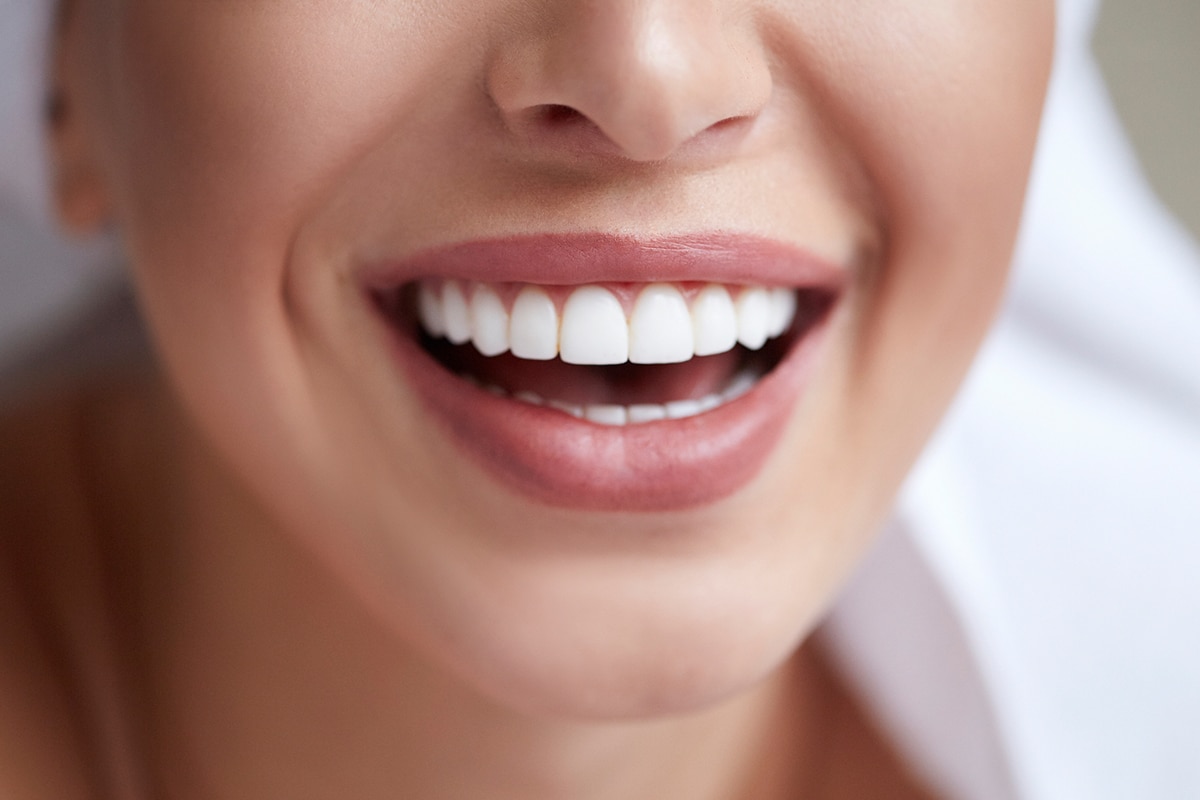 how to use hydrogen peroxide to whiten teeth